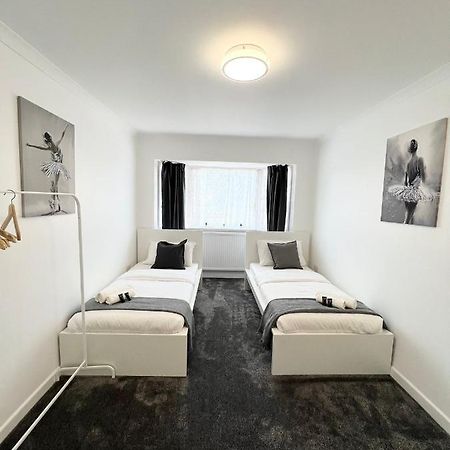 Stunning Flat In Greater London Hotel ภายนอก รูปภาพ
