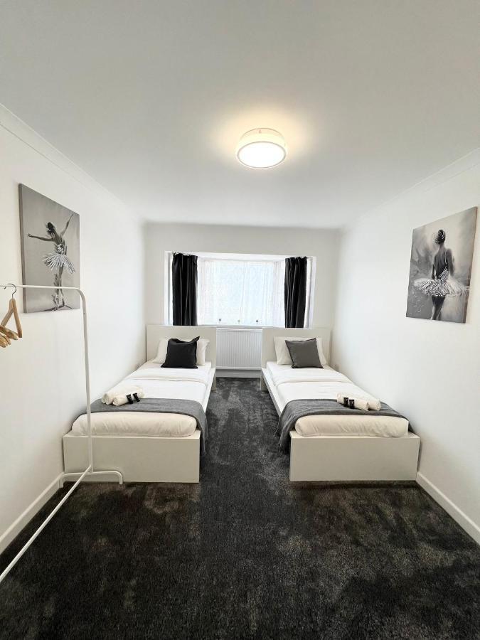 Stunning Flat In Greater London Hotel ภายนอก รูปภาพ