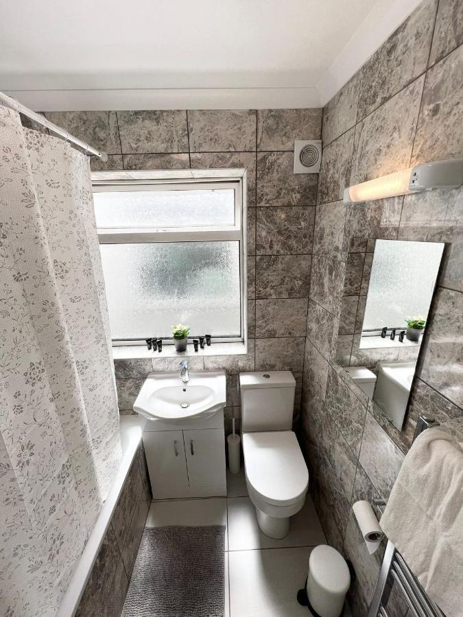 Stunning Flat In Greater London Hotel ภายนอก รูปภาพ