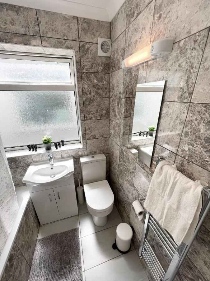 Stunning Flat In Greater London Hotel ภายนอก รูปภาพ