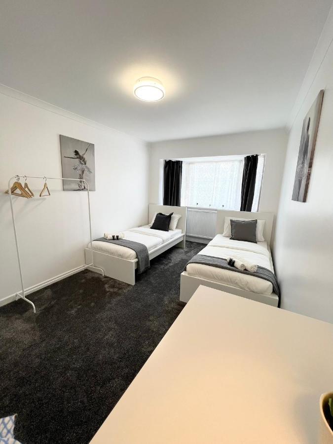 Stunning Flat In Greater London Hotel ภายนอก รูปภาพ
