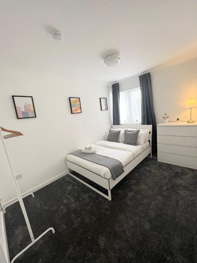 Stunning Flat In Greater London Hotel ภายนอก รูปภาพ