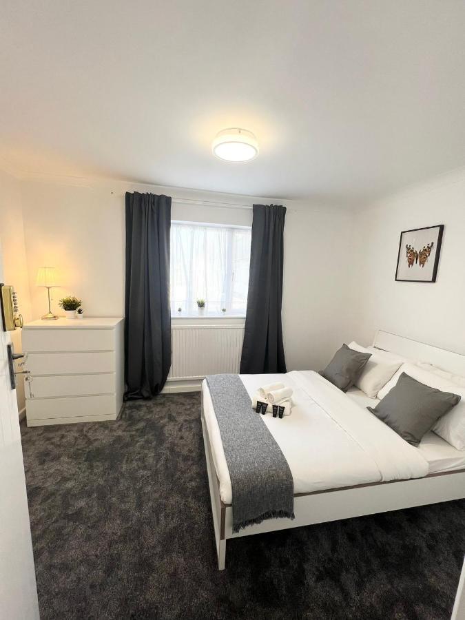 Stunning Flat In Greater London Hotel ภายนอก รูปภาพ